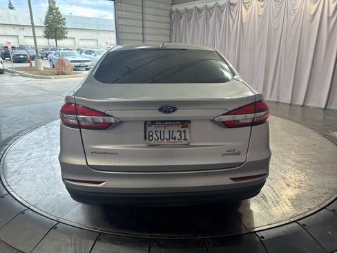 Used 2019 Ford Fusion SE image 6