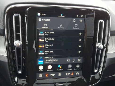 Certified 2025 Volvo XC40 B5 Plus image 19