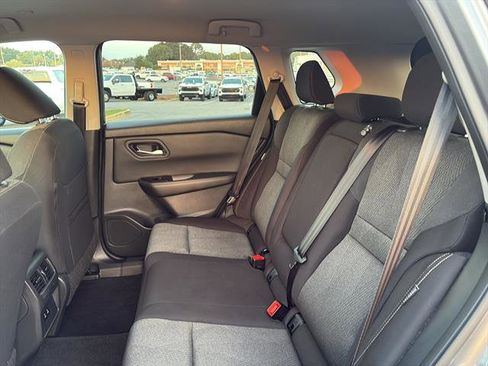 Used 2024 Nissan Rogue SV image 33
