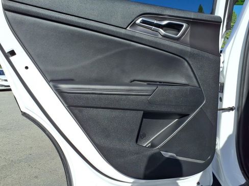 Certified 2023 Kia Sportage EX image 22