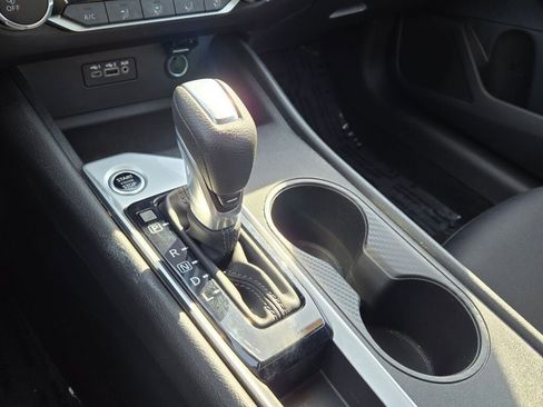 Used 2025 Nissan Altima 2.5 S FWD image 25