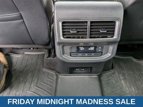 Used 2024 Volkswagen Atlas SE image 18