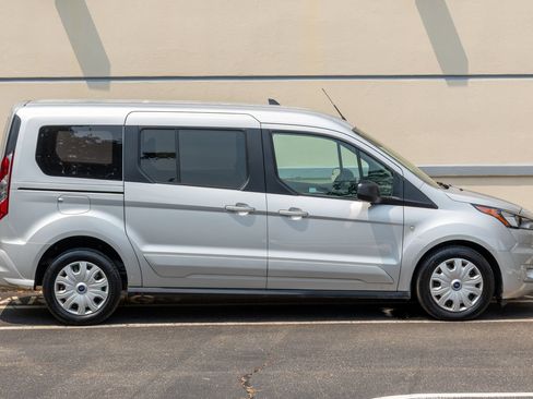 Used 2022 Ford Transit Connect XLT FWD image 13