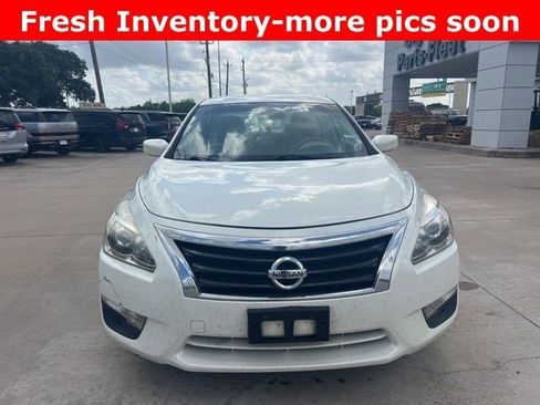 Used 2014 Nissan Altima 2.5 S image 2