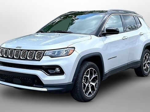 Used 2025 Jeep Compass Limited AWD/4WD image 3