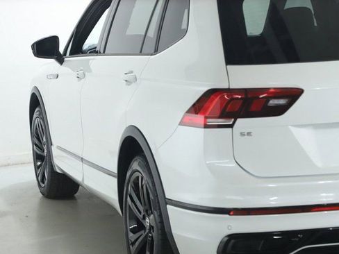 Used 2024 Volkswagen Tiguan SE R-Line image 44