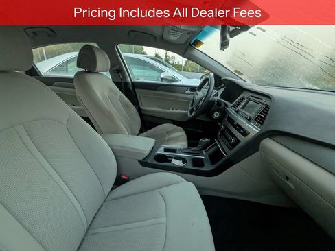 Used 2015 Hyundai Sonata SE w/ Option Group 02 FWD image 9