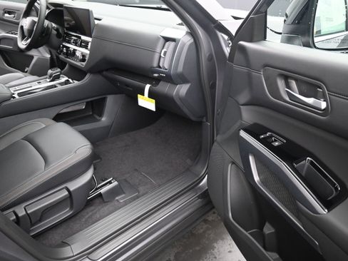 New 2026 Nissan Pathfinder SL FWD image 22