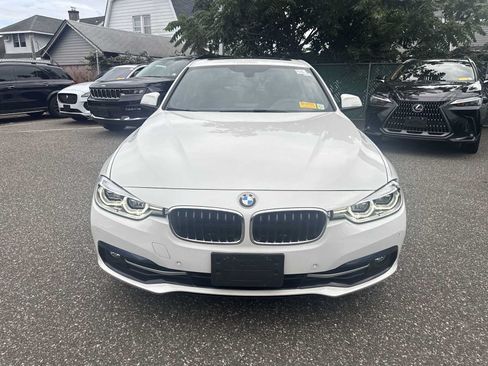 Used 2018 BMW 330i xDrive Sedan w/ Convenience Package AWD/4WD image 2