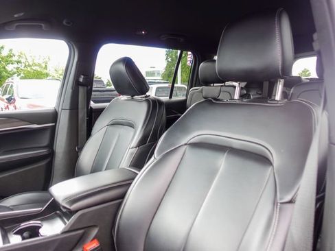Used 2025 Jeep Grand Cherokee L Limited AWD/4WD image 23