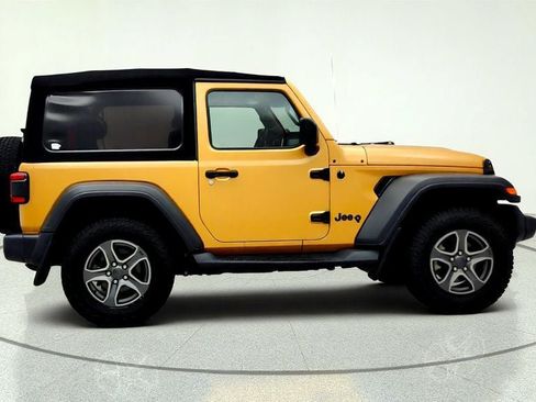Used 2019 Jeep Wrangler Sport AWD/4WD image 4