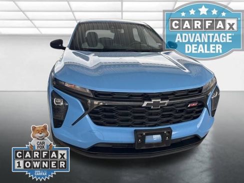 Used 2024 Chevrolet Trax RS w/ Sunroof Package image 2