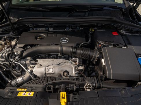 Certified 2023 Mercedes-Benz GLA 250 4MATIC image 30