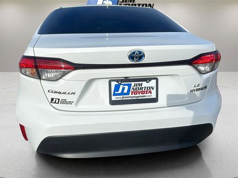 Used 2024 Toyota Corolla LE image 12