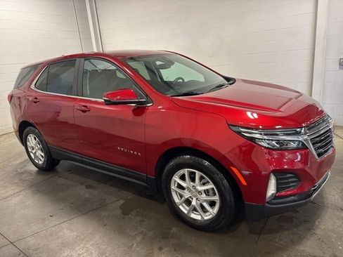 Used 2024 Chevrolet Equinox LT image 3