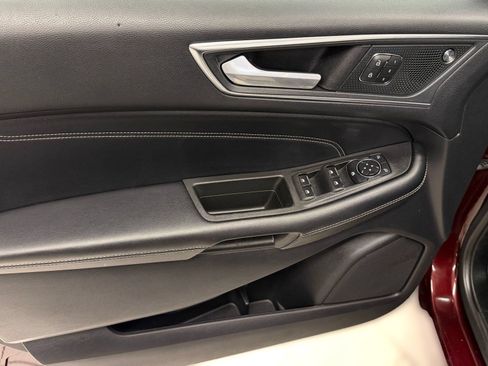 Used 2022 Ford Edge Titanium AWD/4WD image 12