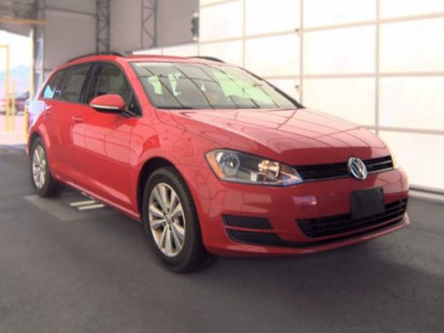 Used 2017 Volkswagen Golf S AWD/4WD image 2