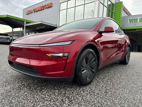 Used 2026 Tesla Model Y Long Range RWD image 7