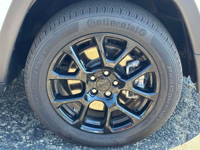 Used 2023 Jeep Compass Latitude w/ Convenience Group AWD/4WD image 28