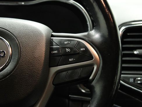 Used 2021 Jeep Grand Cherokee Limited w/ Luxury Group II image 25