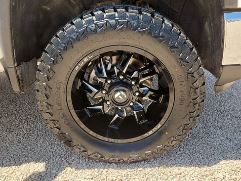 Used 2025 Chevrolet Silverado 2500 LT AWD/4WD image 7