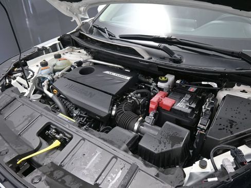 Used 2025 Nissan Rogue SV AWD/4WD image 13
