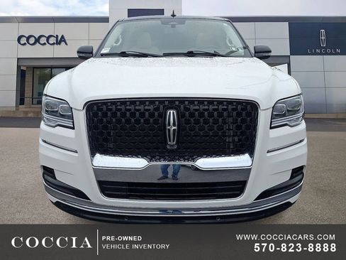 Used 2022 Lincoln Navigator Black Label AWD/4WD image 2