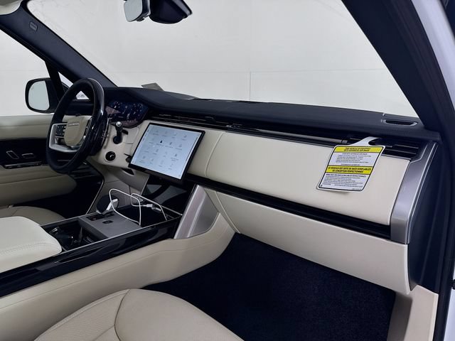 New 2026 Land Rover Range Rover Long Wheelbase SE AWD/4WD image 31