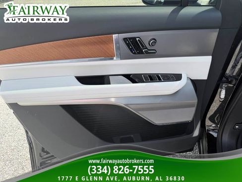 Used 2026 Cadillac Vistiq Sport w/ LPO, Floor Liner Package AWD/4WD image 8