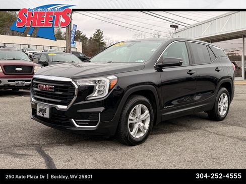 Used 2023 GMC Terrain SLE image 1