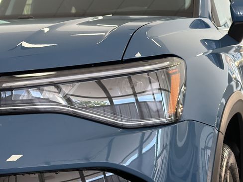 New 2026 Volkswagen Taos SE FWD image 12