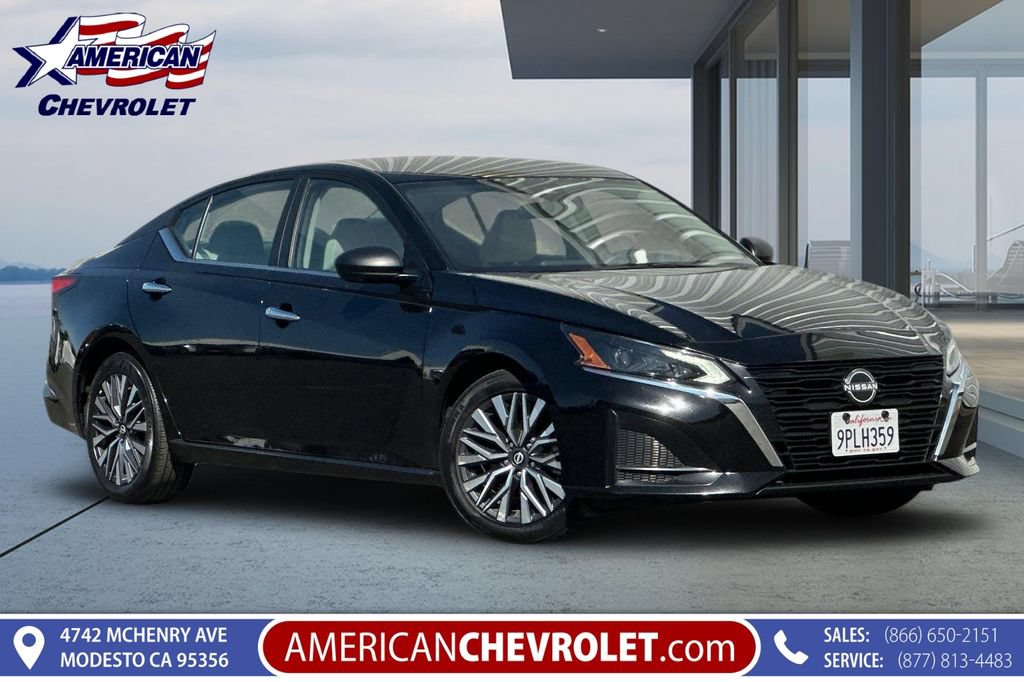 Used 2025 Nissan Altima 2.5 SV FWD image 1