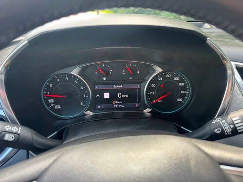 Used 2020 Chevrolet Equinox LT FWD image 18