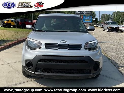 Used 2018 Kia Soul FWD image 2