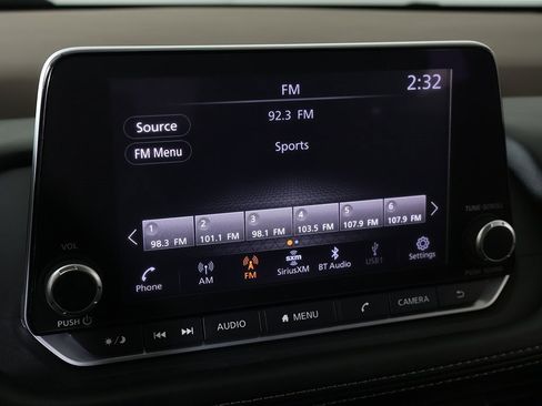 Used 2023 Nissan Rogue S image 39