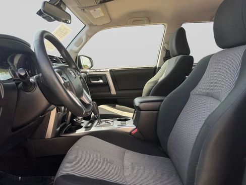 Used 2020 Toyota 4Runner SR5 AWD/4WD image 17