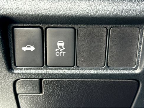 Used 2015 Toyota Avalon XLE image 10