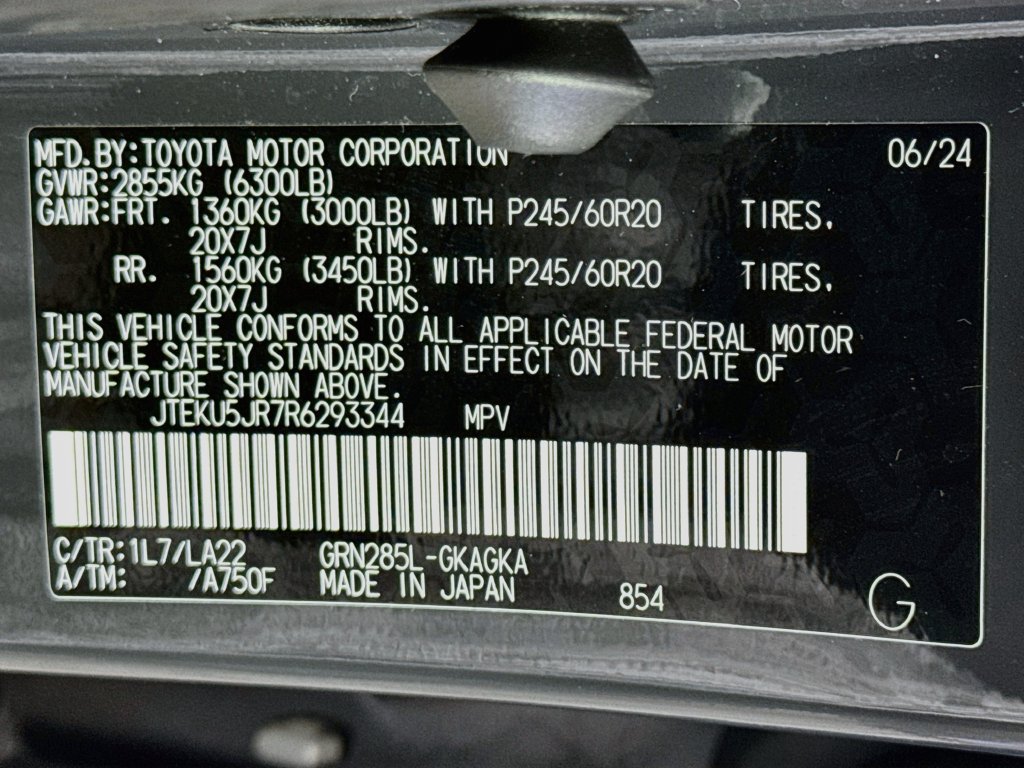 Used 2024 Toyota 4Runner Limited AWD/4WD image 17
