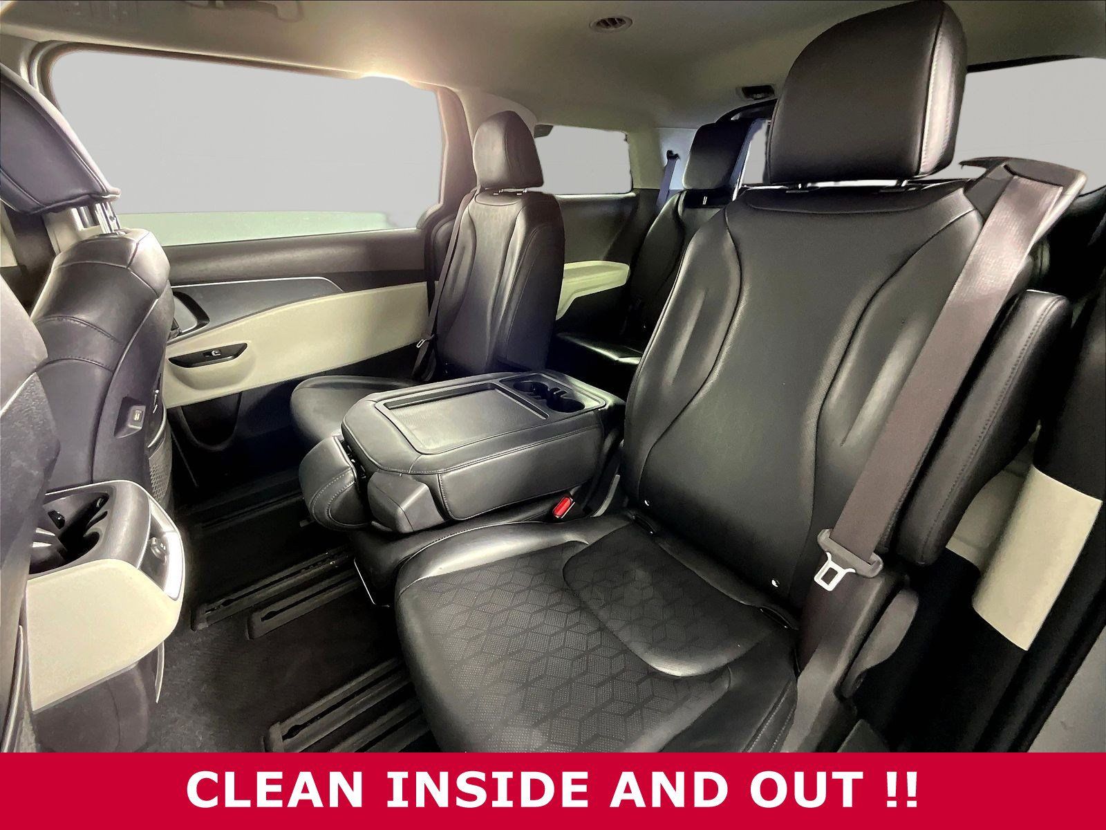 Used 2023 Kia Carnival LX FWD image 21