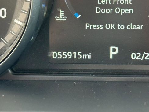 Used 2017 Land Rover Discovery HSE Luxury image 37