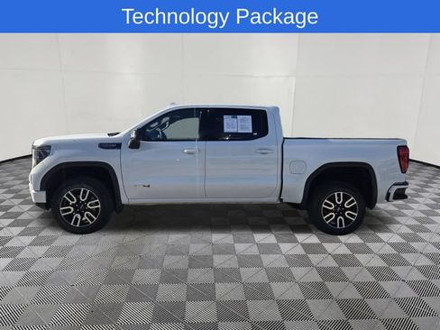 Used 2025 GMC Sierra 1500 AT4 w/ AT4 Premium Package AWD/4WD image 4
