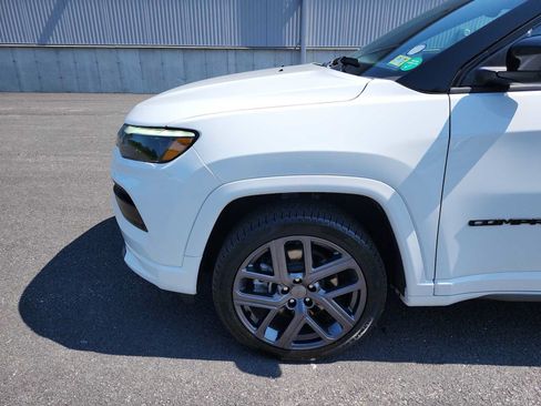 Used 2024 Jeep Compass Limited w/ High Altitude Package AWD/4WD image 10