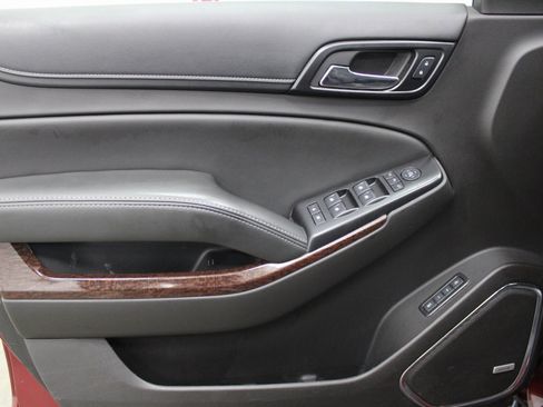 Used 2017 GMC Yukon SLT w/ HD Trailering Package image 13