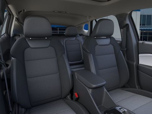 New 2026 Chevrolet Trax LT w/ Sunroof Package FWD image 16