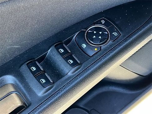 Used 2020 Ford Fusion SE image 16