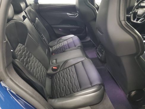 Used 2022 Audi e-tron GT Prestige image 17