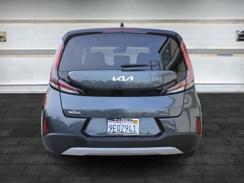 Used 2023 Kia Soul LX image 5