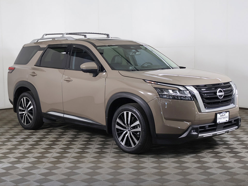 Used 2023 Nissan Pathfinder Platinum w/ Cargo Package AWD/4WD image 2