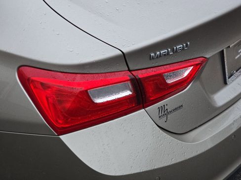 Used 2024 Chevrolet Malibu LT image 40