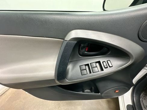 Used 2010 Toyota RAV4 Limited AWD/4WD image 17